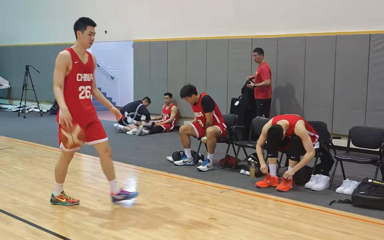 男篮联赛球队之间的对抗战激烈异常