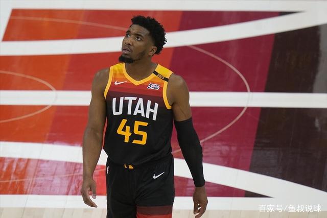 天津队轻取广东队,米切尔点燃赛场 天津队轻取广东队,米切尔点燃赛场