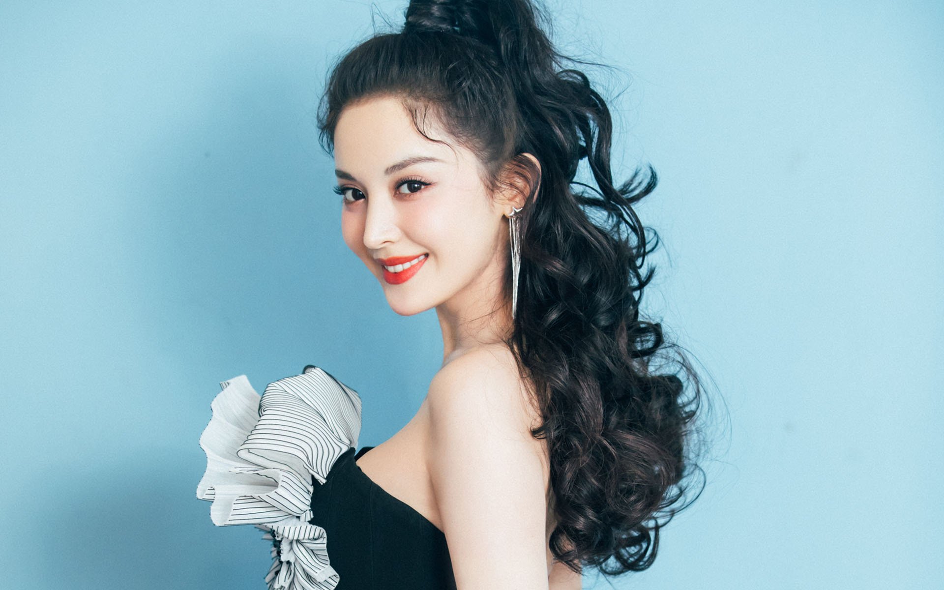 库里穿越时空，跨维度统治点燃吉林公牛对决